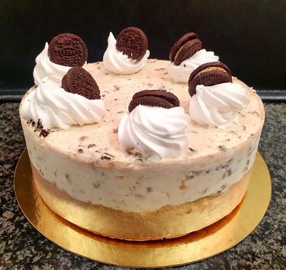 Oreo-cheesecake dessert